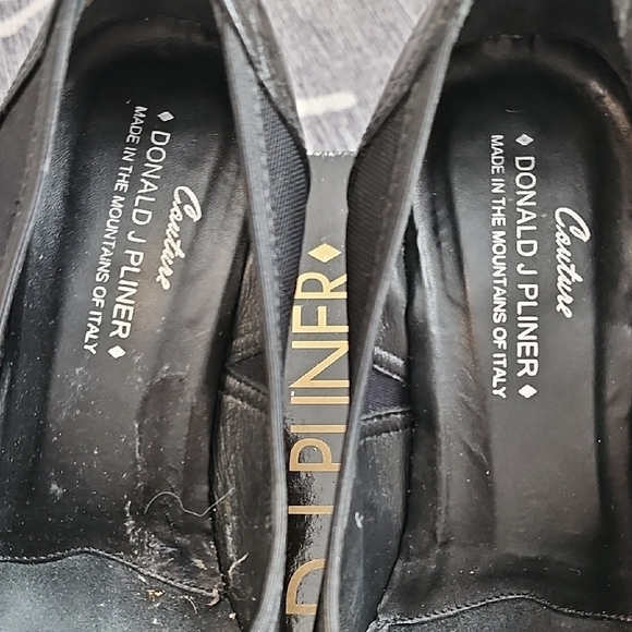 Donald J. Pliner Black Peep Toe Women's Shoes - Picture 2 of 9